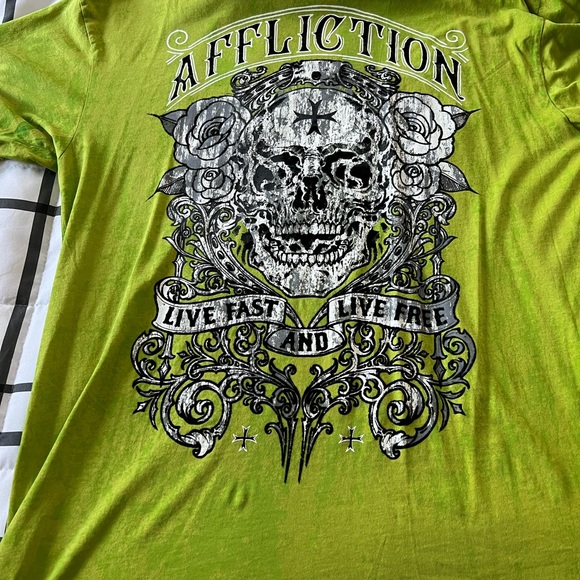 Men’s new affliction T-shirt xl only removed the tags never worn - Picture 3 of 3